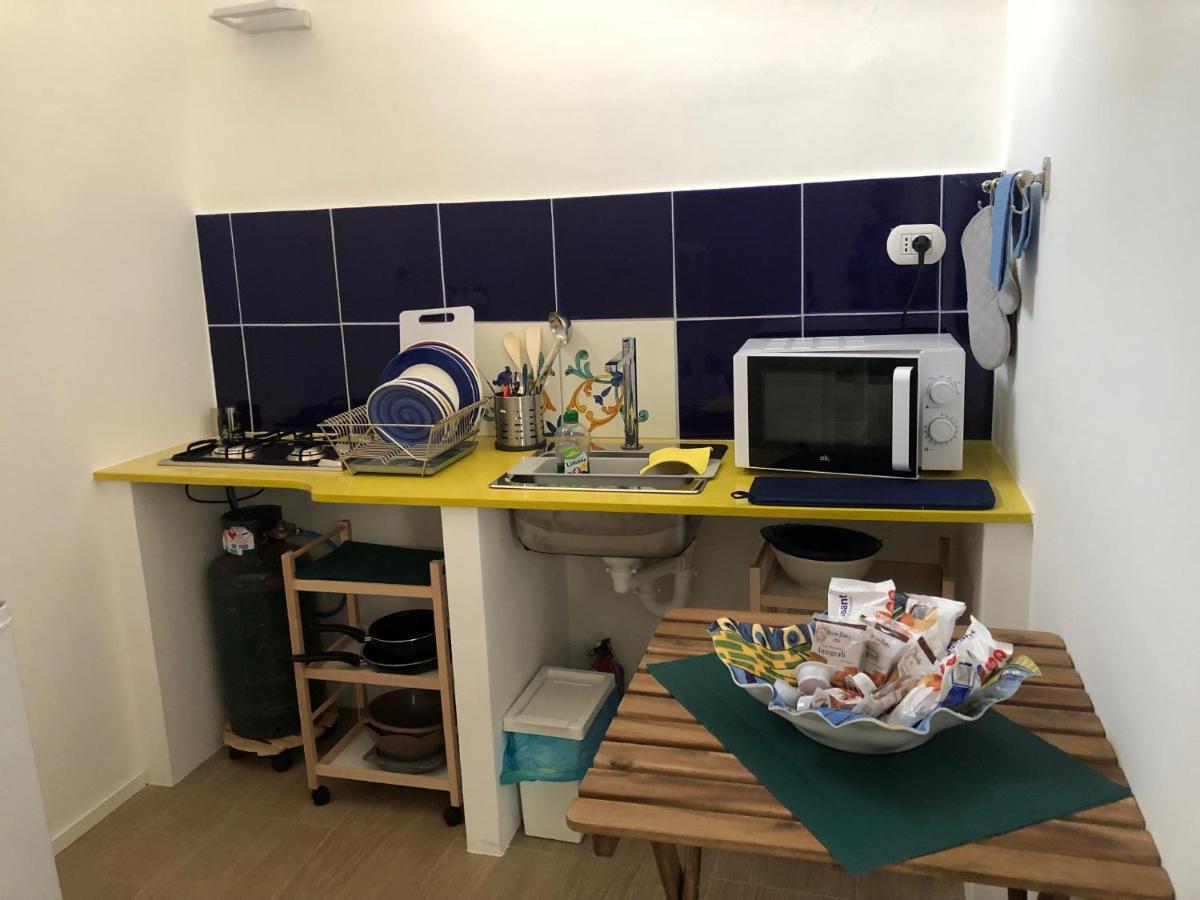 イスキア島 Molo35 Bed & Breakfast エクステリア 写真